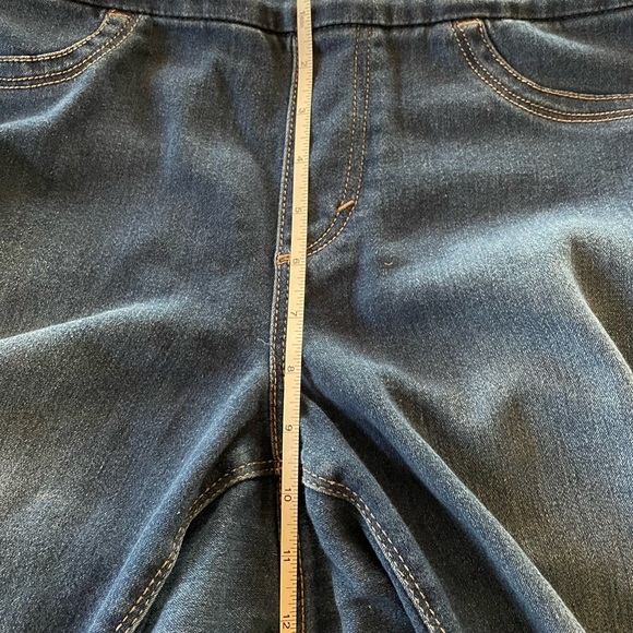 l.e.i. Pull-on Jeans sz L - Picture 6 of 8